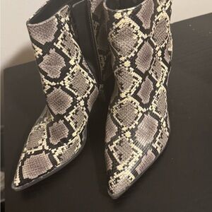 Circus by Sam Edelman Black and Cream Ankle Booties